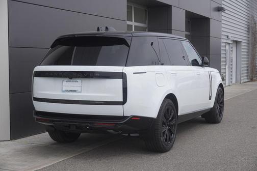 2026 Land Rover Range Rover P400 SE 7 Seat