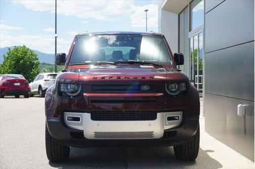 2025 Land Rover Defender 130 P400 S