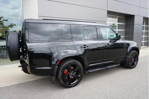 2025 Land Rover Defender 130 P400 X