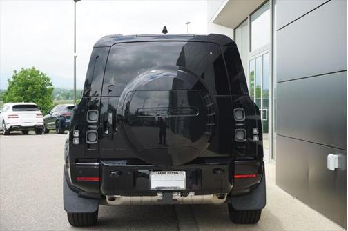 2025 Land Rover Defender 130 P400 X