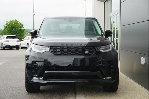 2025 Land Rover Discovery P360 Dynamic SE