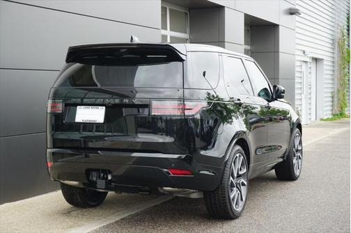 2025 Land Rover Discovery P360 Dynamic SE