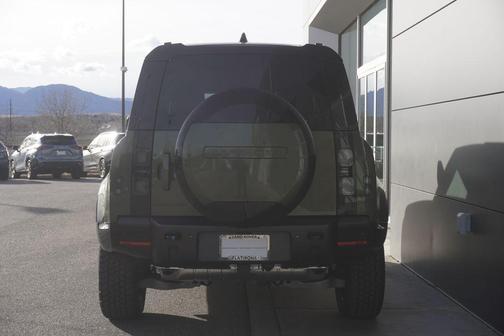 2026 Land Rover Defender P400 X-Dynamic SE