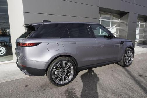 2025 Land Rover Range Rover Sport SE