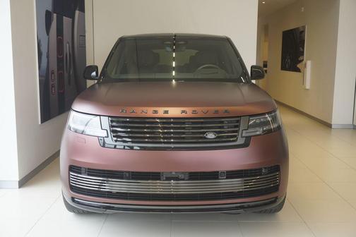 2026 Land Rover Range Rover P615 SV