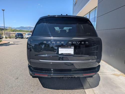 Black 2026 Land Rover Range Rover P400 SE 7 Seat