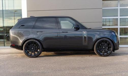 2025 Land Rover Range Rover P615 SV
