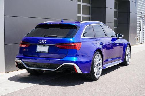 Ultra Blue Metallic 2022 Audi RS 6 Avant 4.0T