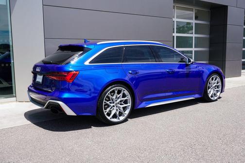 Ultra Blue Metallic 2022 Audi RS 6 Avant 4.0T