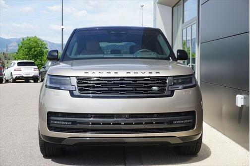 2025 Land Rover Range Rover P400 SE