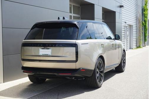 2025 Land Rover Range Rover P400 SE