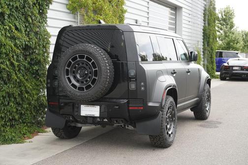 Narvik Black 2026 Land Rover Defender P635 OCTA Black