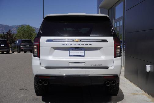 Iridescent Pearl Tricoat 2021 Chevrolet Suburban Premier