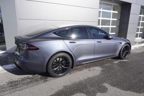 2022 Tesla Model S Base