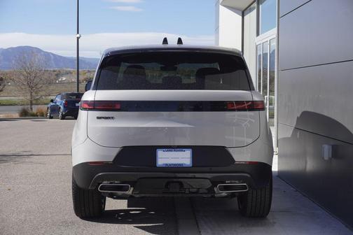 2025 Land Rover Range Rover Sport SE