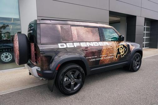 2025 Land Rover Defender 110 P400 S