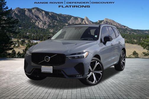 2023 Volvo XC60 B6 Ultimate Dark Theme