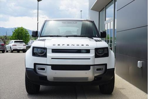 2025 Land Rover Defender 110 P300