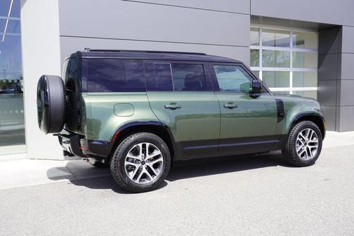 Woolstone Green Metallic 2026 Land Rover Defender P400 X-Dynamic SE