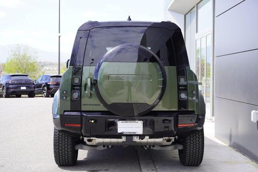 Woolstone Green Metallic 2026 Land Rover Defender P400 X-Dynamic SE