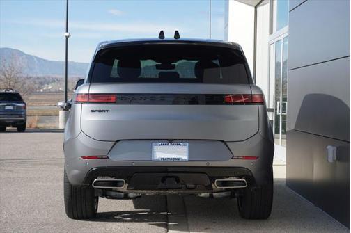 2025 Land Rover Range Rover Sport SE