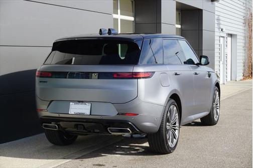 2025 Land Rover Range Rover Sport SE