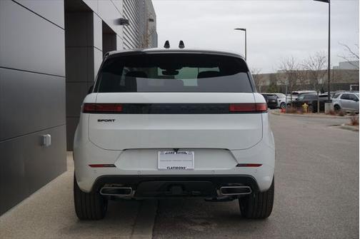 2025 Land Rover Range Rover Sport SE