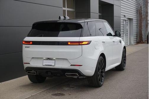 2025 Land Rover Range Rover Sport SE