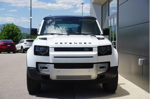 2025 Land Rover Defender 110 P300