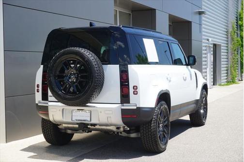 2025 Land Rover Defender 110 P300