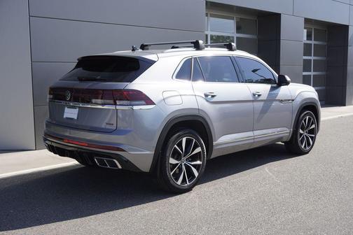 Silver Mist Metallic 2024 Volkswagen Atlas Cross Sport 2.0T SEL Premium