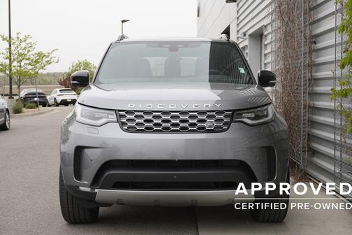 Eiger Grey Metallic 2025 Land Rover Discovery P300 S