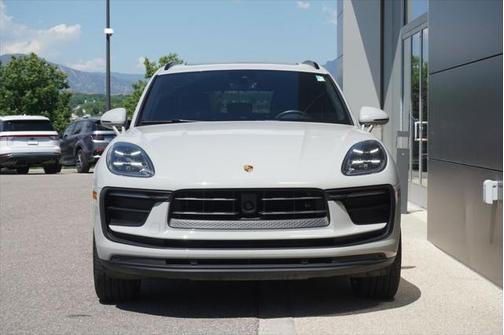 2024 Porsche Macan Base