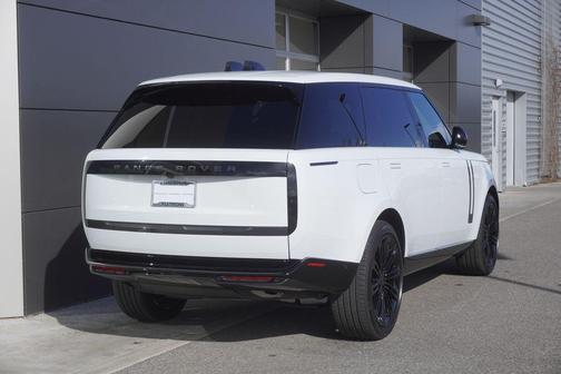 2026 Land Rover Range Rover P400 SE 7 Seat