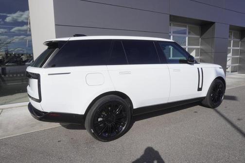 White 2026 Land Rover Range Rover P400 SE 7 Seat