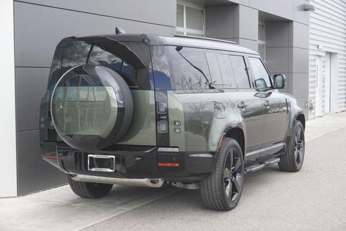 2026 Land Rover Defender P400 X-Dynamic SE