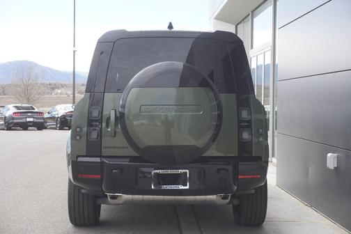 2026 Land Rover Defender P400 X-Dynamic SE