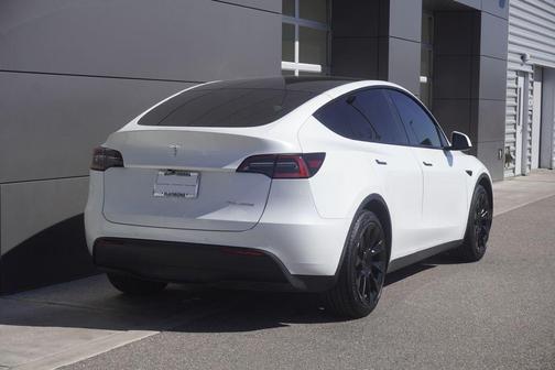 2021 Tesla Model Y Long Range Dual Motor All-Wheel Drive