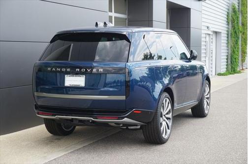 2025 Land Rover Range Rover P400 SE
