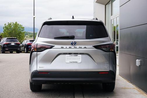 Celestial Silver Metallic 2025 Toyota Sienna XLE