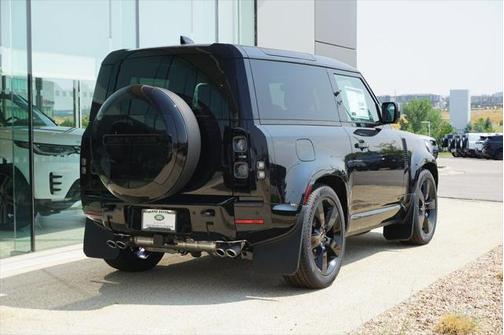 2024 Land Rover Defender V8