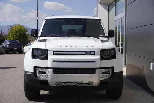 2025 Land Rover Defender 110 P400 S