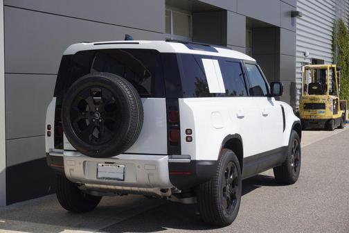 2025 Land Rover Defender 110 P400 S