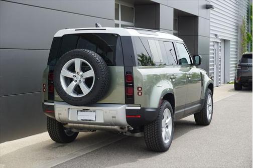 2025 Land Rover Defender 110 P400 S