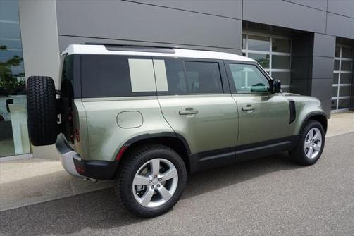 2025 Land Rover Defender 110 P400 S