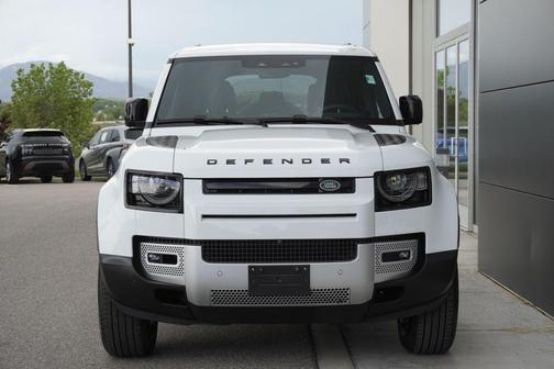 Fuji White 2025 Land Rover Defender 110 P300