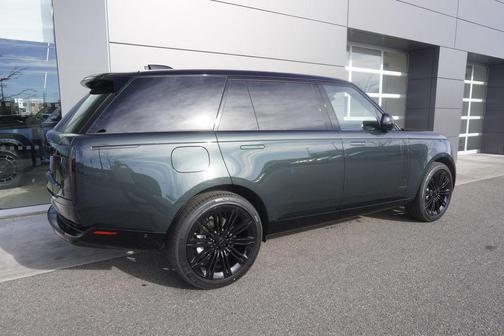 2026 Land Rover Range Rover P400 SE 7 Seat