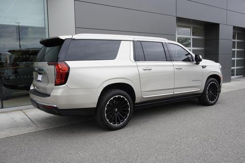 Pearl Beige Metallic 2021 GMC Yukon XL Denali