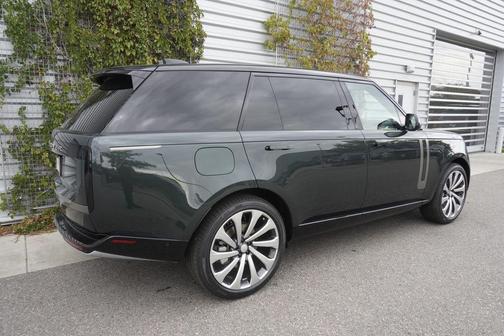 2025 Land Rover Range Rover P400 SE 7 Seat