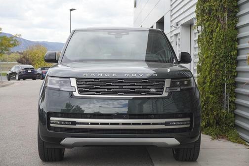 2025 Land Rover Range Rover P400 SE 7 Seat